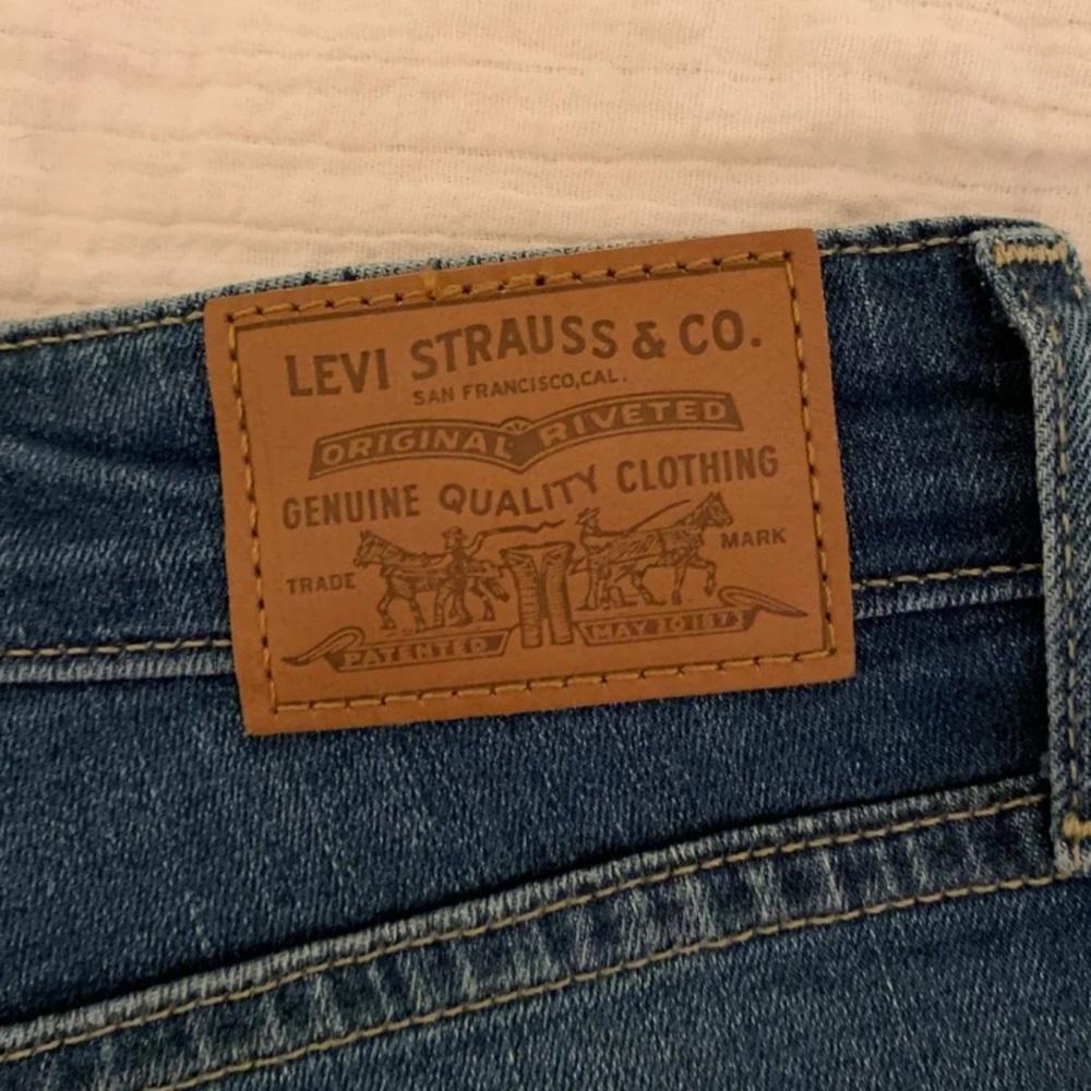 Levi’s 721 High Rise Embroidered Skinny Je… - Picture 6 of 8